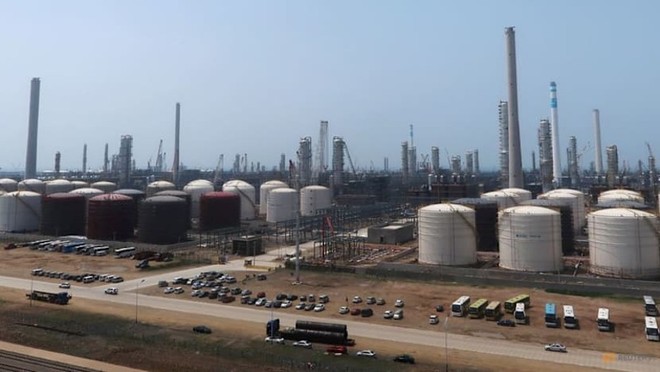Mỹ áp lệnh trừng phạt nhà máy lọc dầu tư nhân của Trung Quốc vì mua dầu Iran