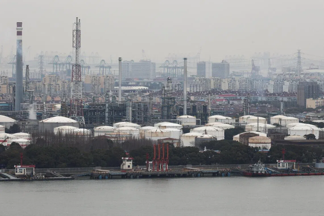 Các nhà máy lọc dầu quốc doanh Trung Quốc muốn nối lại xuất khẩu nhiên liệu