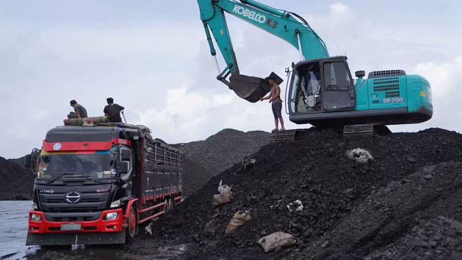 Khủng hoảng khí đốt đẩy nhu cầu vận chuyển than tăng vọt