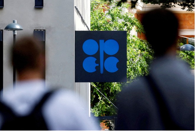 OPEC+ tiếp tục duy trì kế hoạch tăng sản lượng