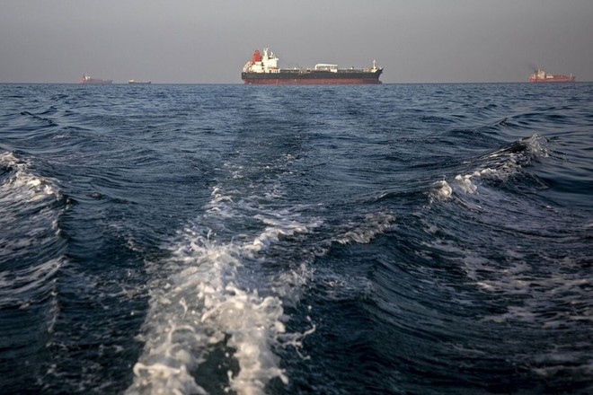 Eo biển Hormuz đóng cửa: 1.200 tàu và 125 tỷ USD hàng hóa bị mắc kẹt
