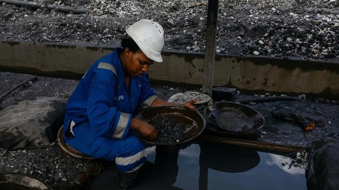 Mỹ cấm xuất khẩu phế liệu pin lithium và vonfram