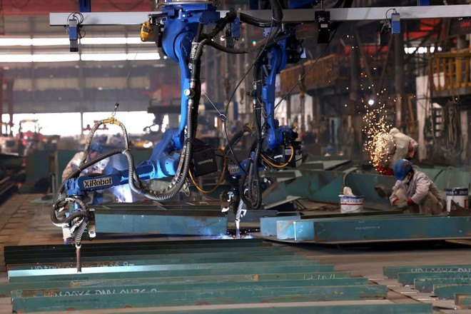 Hàn Quốc, Nhật Bản tăng tốc ứng dụng robot trong ngành đóng tàu