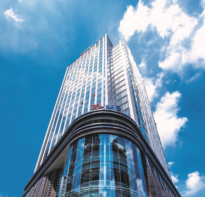 MB rút ngắn khoảng cách với Big4