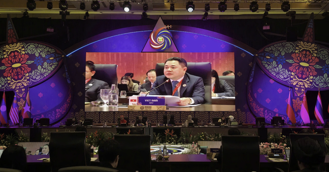 Phó Thống đốc NHNN Việt Nam Nguyễn Ngọc Cảnh phát biểu tại Hội nghị