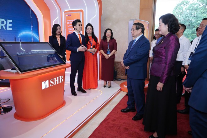 Phó Chủ tịch SHB Đỗ Quang Vinh giới thiệu giải pháp thanh toán tích hợp tại ngày Chuyển đổi số ngành ngân hàng