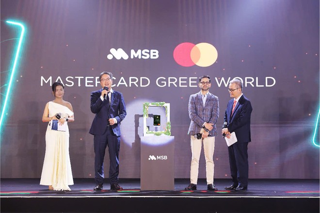 Với việc ra mắt phân khúc và dòng thẻ cao cấp MSB Mastercard Green World, MSB mong muốn khơi dậy giá trị tích cực trong cộng đồng, nơi mỗi lựa chọn chi tiêu đều hướng tới sự phát triển lâu dài, hài hòa với môi trường và trách nhiệm xã hội.