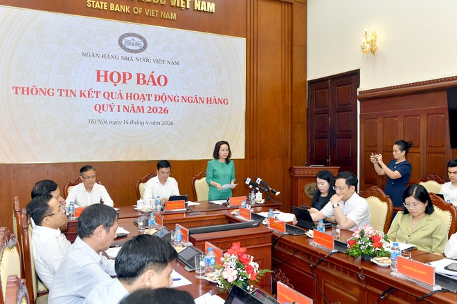 Bà Hà Thu Giang, Vụ trưởng Vụ Tín dụng các ngành kinh tế, Ngân hàng Nhà nước chia sẻ tại Họp báo.