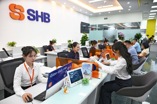 Hai Phó tổng giám đốc đăng ký mua 4 triệu cổ phiếu SHB 