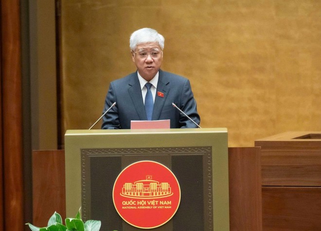 Chủ tịch Ủy ban Trung ương Mặt trận Tổ quốc Việt Nam Đỗ Văn Chiến trình bày Báo cáo tổng hợp ý kiến, kiến nghị của cử tri sáng 20/10 (Ảnh; quochoi.vn)