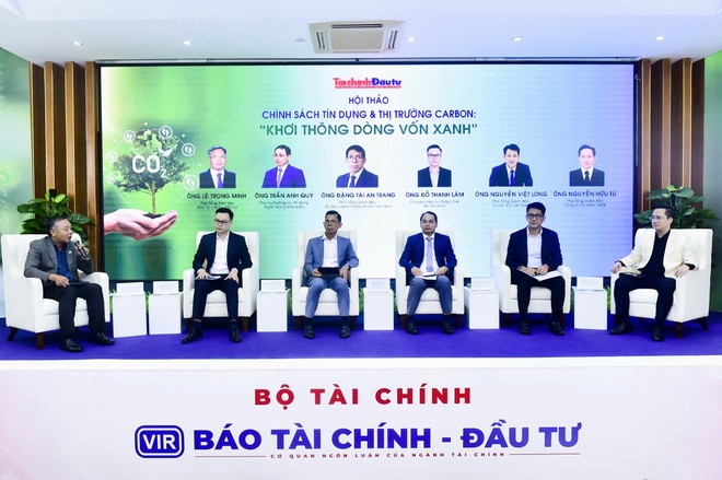 Hội thảo “Chính sách tín dụng và thị trường carbon: Khơi thông dòng vốn xanh”. - Ảnh: Dũng Minh