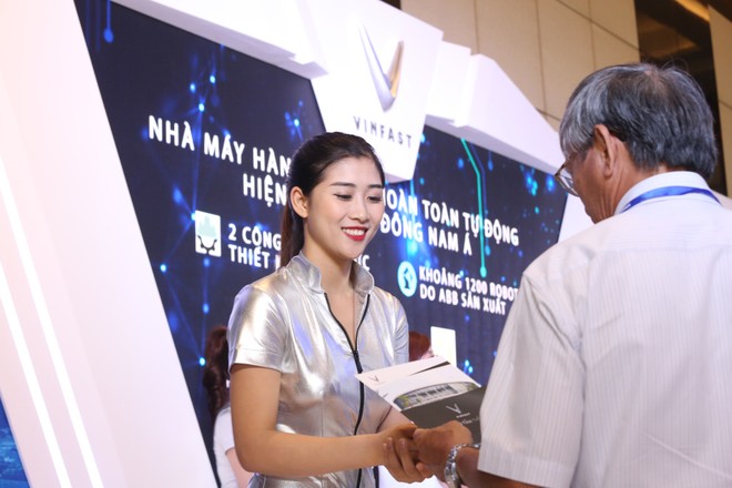 Vinfast, Bphone... trình diễn công nghệ vạn người mê tại triển lãm Quốc tế về Công nghiệp 4.0