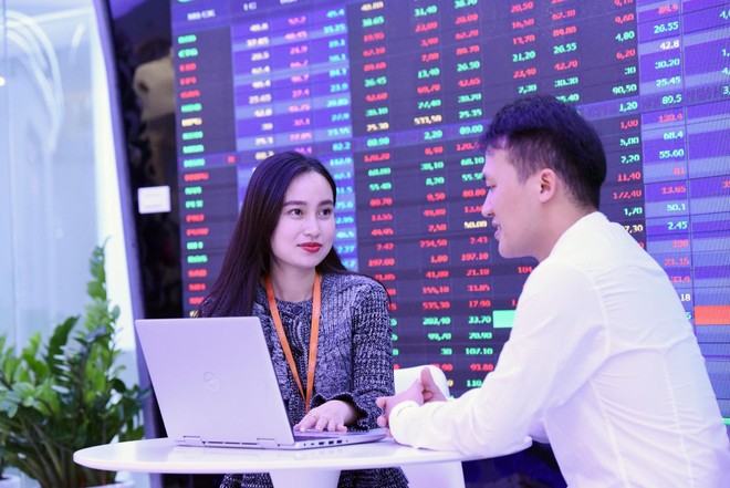 Giao dịch chứng khoán sáng 27/11: Dòng bank giúp VN-Index tiếp tục tiến bước 