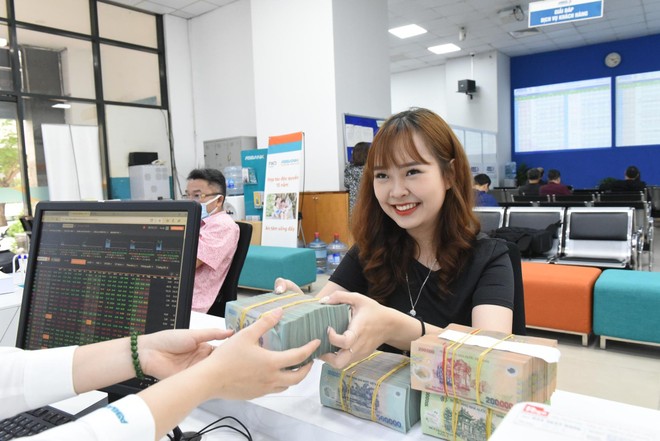 Lượng nhà đầu tư tham gia thị trường tiếp tục tăng mạnh. Ảnh: Dũng Minh