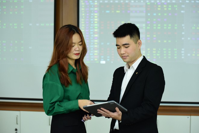 Các chuyên gia đánh giá triển vọng nhóm cổ phiếu đầu tư công