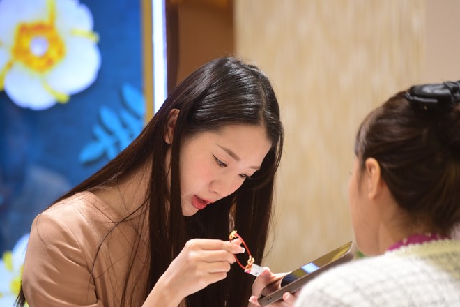 Giá vàng hôm nay ngày 4/6: Giá vàng trong nước "bất động", thế giới giảm