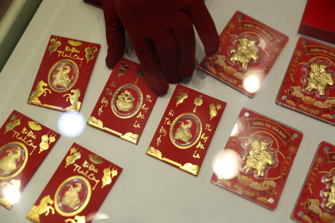 Giá vàng hôm nay ngày 16/7: Chưa đủ động lực để vượt qua ngưỡng 4.100 USD/ounce