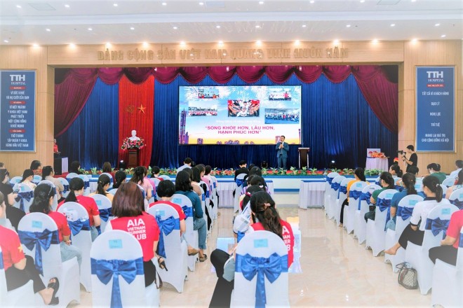 AIA Việt Nam mang chương trình tầm soát ung thư vú miễn phí đến Quảng Trị