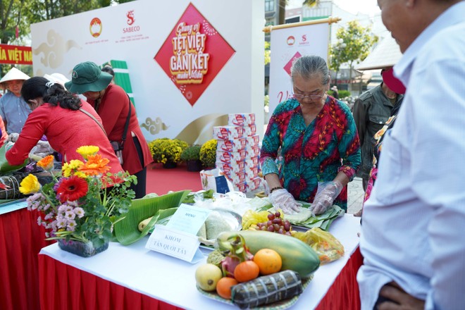 Sabeco tiếp tục chuỗi sự kiện cộng đồng “Chung vị Tết Việt - Gắn kết muôn miền” tại Vĩnh Long và Cần Thơ