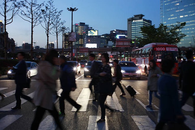 Hàn Quốc, quốc gia phát triển thành công của khu vực châu Á là 1 trong 6 nước được lựa chọn (ảnh WSJ)