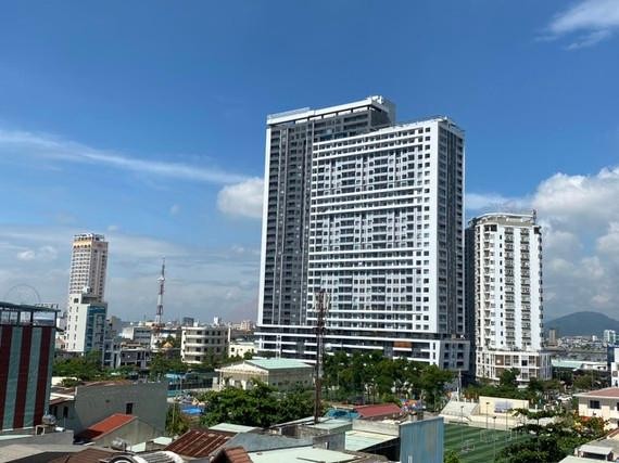 Chủ đầu tư Dự án Khu phức hợp nghỉ dưỡng Monarchy chưa hoàn thành các thủ tục có liên quan, như: nghĩa vụ tài chính; nghiệm thu công trình; nghiệm thu PCCC; xác nhận hoàn thành các công trình bảo vệ môi trường... để đưa công trình vào sử dụng.