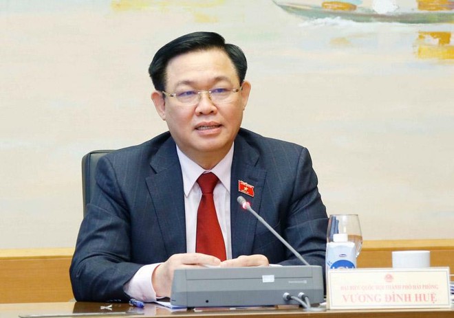 Chủ tịch Quốc hội Vương Đình Huệ phát biểu tại tổ.