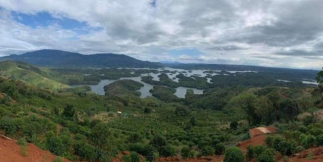 Nhiều sai phạm về đất đai xảy ra xung quanh khu vực hồ Tà Đùng, huyện Đắk Glong, tỉnh Đắk Nông. Ảnh: K.Nam
