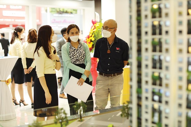 Khó khăn còn bủa vây chủ đầu tư lẫn người mua nhà những tháng cuối năm. Ảnh: Trọng Tín