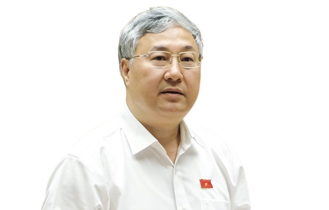 Ủy viên thường trực Ủy ban Tài chính - Ngân sách của Quốc hội Trần Văn Lâm.