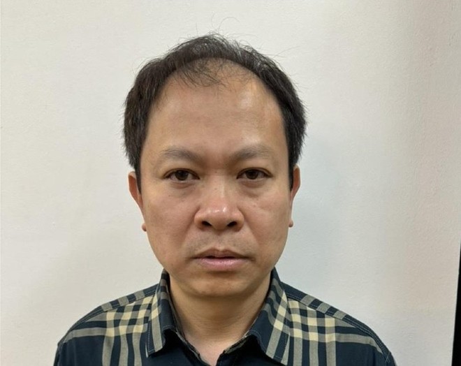 Bị can Lã Tuấn Hưng, Tổng giám đốc Tổng công ty cổ phần Sông Hồng (mã chứng khoán SHG). Ảnh: BCA