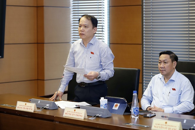 Chủ nhiệm Ủy ban Pháp luật của Quốc hội Hoàng Thanh Tùng phát biểu tại tổ.