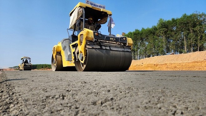 Thi công cao tốc Quảng Ngãi - Hoài Nhơn, dự án có khả năng về đích trước tiến độ 3 - 6 tháng.