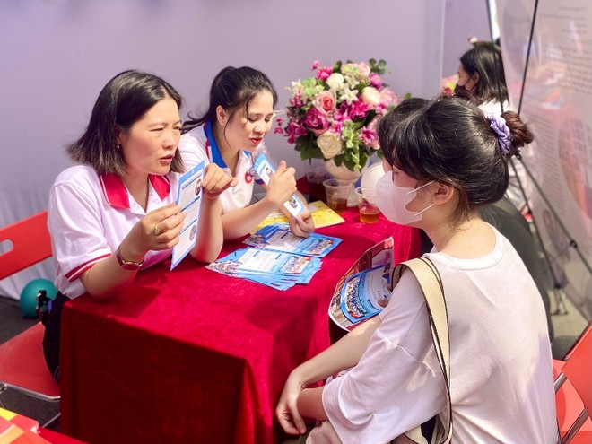 Trung tâm Dịch vụ việc làm Hà Nội ước tính, nhu cầu tuyển dụng trên toàn Thành phố trong tháng 2/2025 khoảng 28.850 chỉ tiêu. Ảnh: Linh Nguyễn