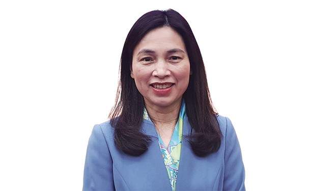 Bà Trần Thị Huệ, Phó giám đốc Kho bạc Nhà nước. 