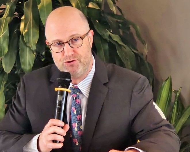 Ông Adam Sitkoff, Giám đốc điều hành AmCham thông tin về tác động của mức thuế 46% mà Chính quyền Mỹ áp lên hàng hóa Việt Nam, chiều 3/4/2025.