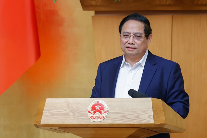 Tại phiên họp Chính phủ thường kỳ ngày 6/4, Thủ tướng chỉ đạo chuẩn bị khánh thành, khởi công 50 công trình lớn nhân dịp kỷ niệm 50 năm Giải phóng miền Nam, thống nhất đất nước, tổ chức trực tuyến đồng thời trên cả 3 miền. Ảnh: Nhật Bắc