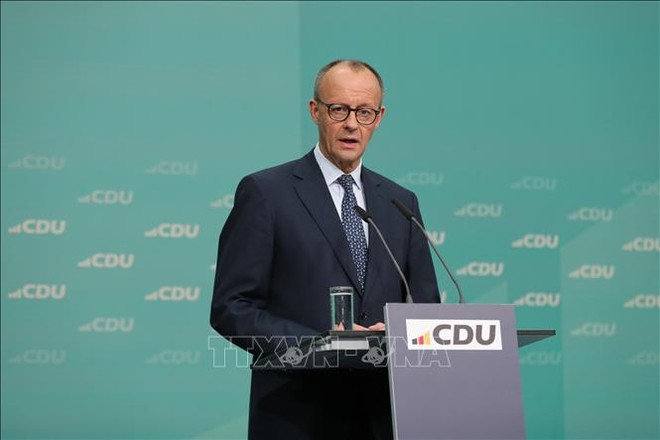 Lãnh đạo CDU Friedrich Merz phát biểu tại cuộc họp báo ở Berlin, Đức. Ảnh tư liệu: THX/TTXVN