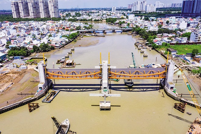 Dự án ngăn triều thi công dở dang và dừng thi công từ tháng 11/2020. Ảnh: Trung Nam 