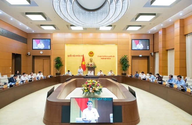 Phiên họp chiều 17/4 của Ủy ban Thường vụ Quốc hội. 