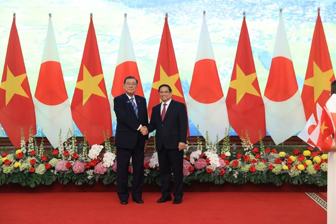 Thủ tướng Chính phủ Phạm Minh Chính và Thủ tướng Nhật Bản Ishiba Shigeru. Ảnh: Đức Thanh