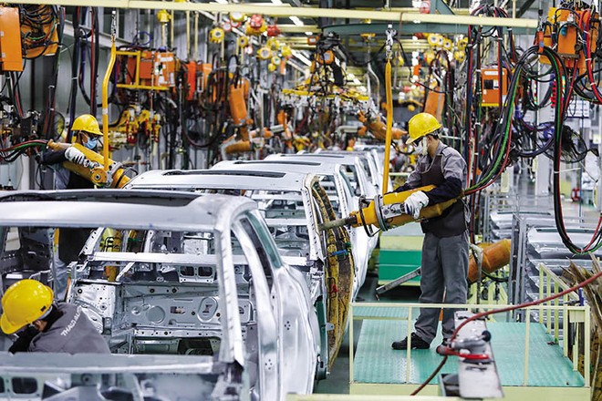 Điều cần làm là khôi phục lại trục động lực sản xuất như la bàn giá trị. Trong ảnh: Khu vực sản xuất của Thaco tại Chu Lai (Quảng Ngãi). Ảnh: Đức Thanh