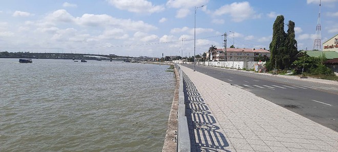 Kè sông Cần Thơ (đoạn qua quận Ninh Kiều) thuộc Dự án Phát triển TP. Cần Thơ và tăng cường khả năng thích ứng đô thị