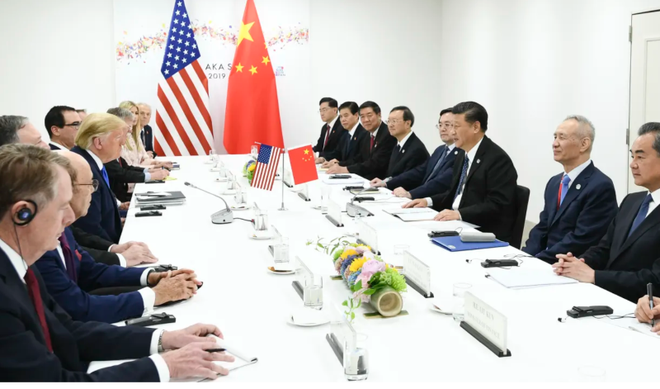 Chủ tịch Trung Quốc Tập Cận Bình gặp Tổng thống Mỹ Donald Trump tại Osaka, Nhật Bản, ngày 29/6/2019. Ảnh tư liệu: Xinhua 