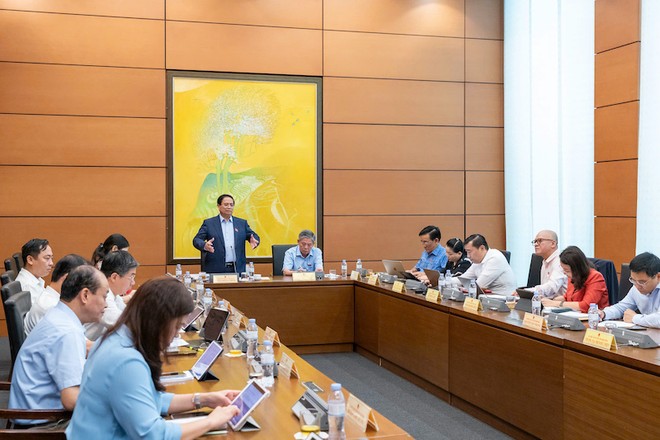 Thủ tướng Phạm Minh Chính tham gia thảo luận tổ.