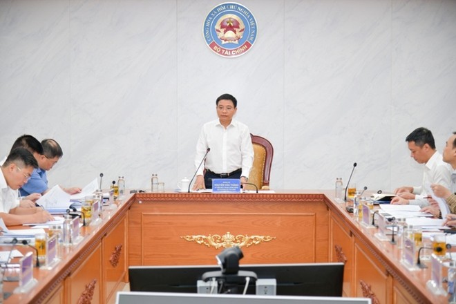 Bộ trưởng Bộ Tài chính Nguyễn Văn Thắng phát biểu tại hội nghị.