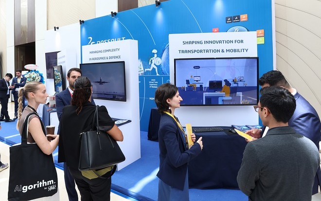 Doanh nghiệp tại TP.HCM và doanh nghiệp Pháp trao đổi về cơ hội hợp tác bên lề hội nghị - Ảnh: Lê Toàn