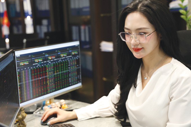 Tâm lý nhiều nhà đầu tư đang có sự giằng co giữa kỳ vọng và thận trọng