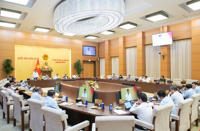 Một phiên họp của Ủy ban Thường vụ Quốc hội. 