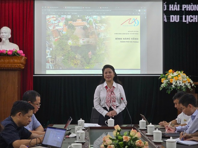 Bà Trần Thị Hoàng Mai, Giám đốc Sở Văn hóa, Thể thao và Du lịch Hải Phòng phát biểu tại cuộc họp