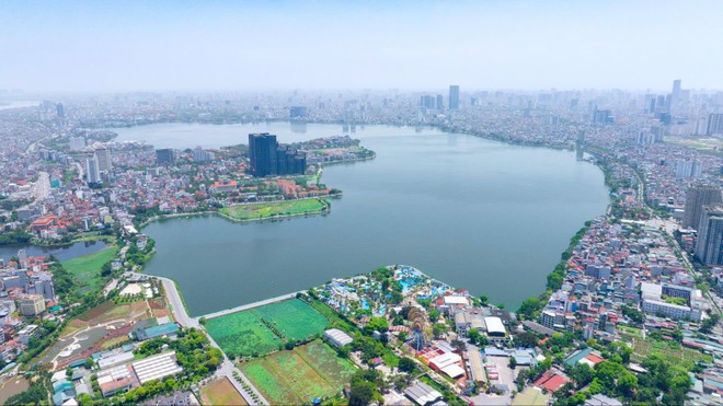 Hà Nội vẫn vươn mình mạnh mẽ trong bối cảnh kinh tế toàn cầu nhiều biến động. Ảnh: GIA by KITA